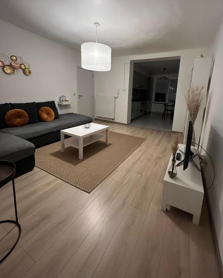 - Place Jourdan & Eu Institutions Apartment *
